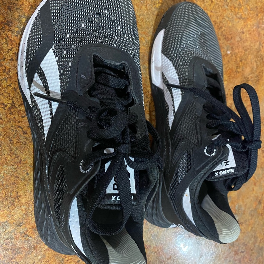 Boy’s Reebok Shoes - Picture 3 of 5
